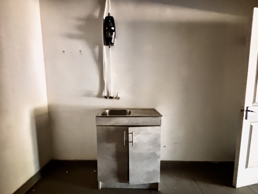 To Let commercial Property for Rent in De Kuilen Western Cape